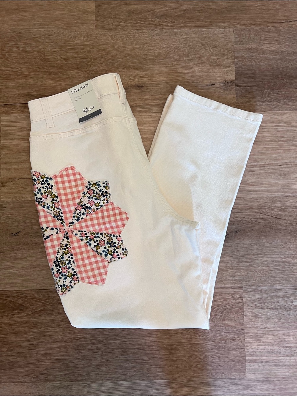 Straight Cream Jeans with Floral Patch